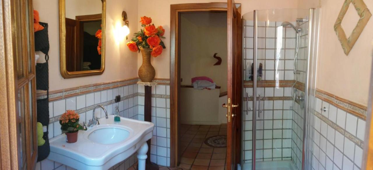 Room In Villa - Room In The Hills With Garden And Sea View San Salvatore  외부 사진