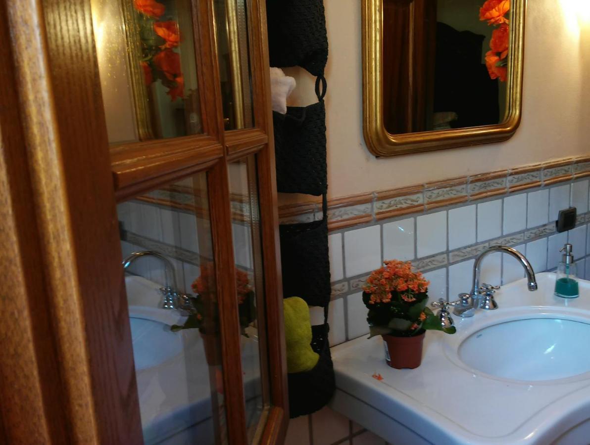 Room In Villa - Room In The Hills With Garden And Sea View San Salvatore  외부 사진