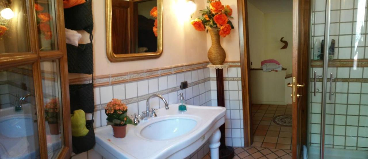 Room In Villa - Room In The Hills With Garden And Sea View San Salvatore  외부 사진